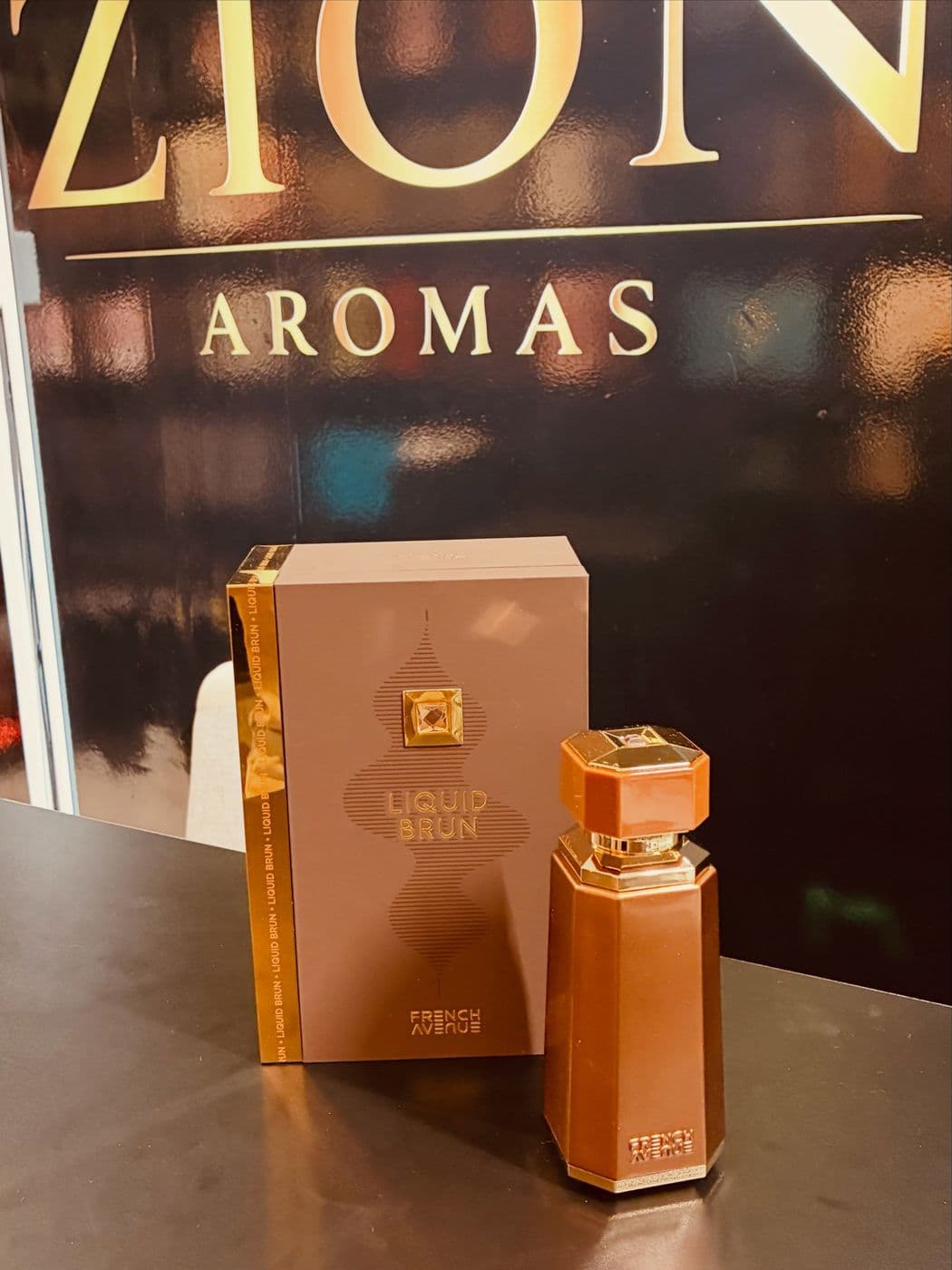 DYzboXOAg6z 01